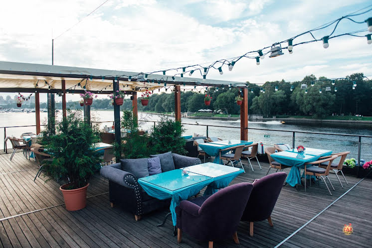 Открытая терраса  в «Чайка» фотография №5