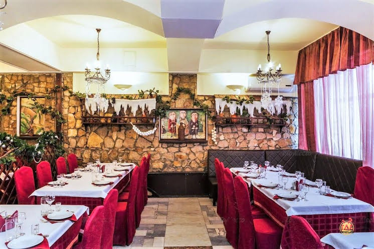 Основной зал в «У Ханумы» фотография №10