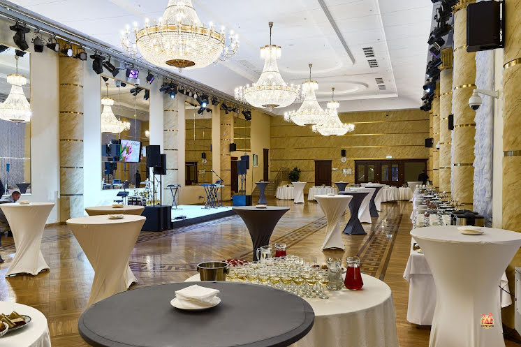 Танцевальный зал в «Столица деревень» фотография №5