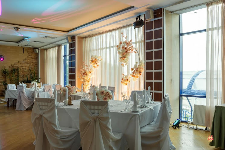 Зал ресторана  в «Александровский сад» фотография №8