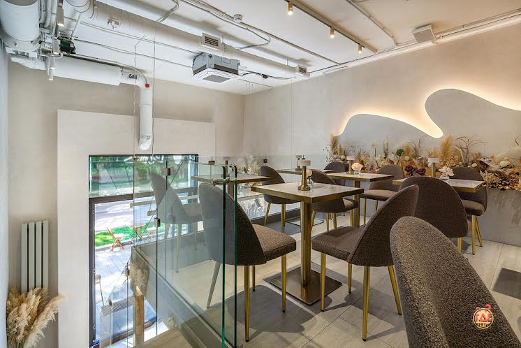 Зал ресторана  в «Date» фотография №7