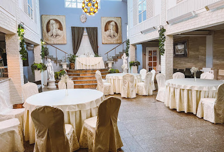 Зал «Кантемировский»  в Зал с антикварным камином и комнатой отдыха