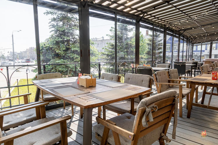 Основной зал  в «Жаровня» фотография №16