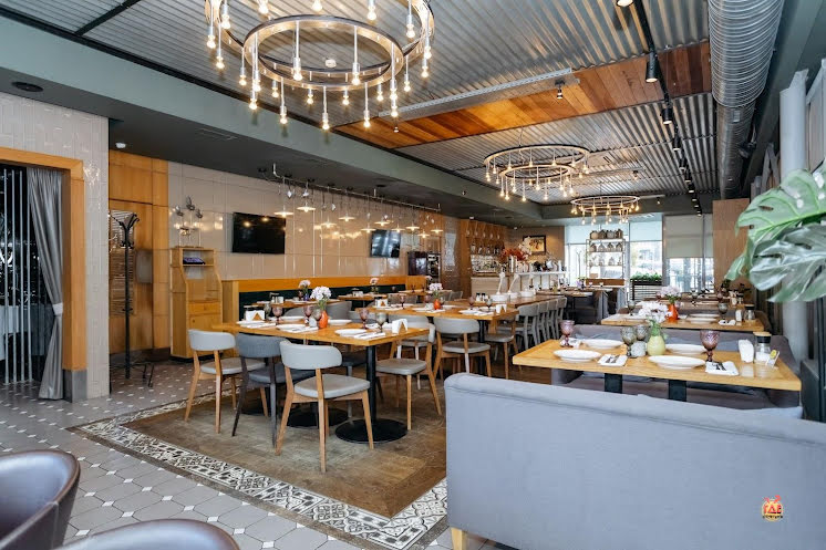 Основной зал в «Хинкальная на Достоевского» фотография №4