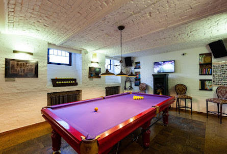 Бильярдный зал в Бар