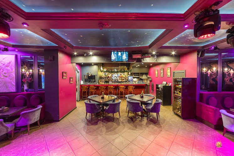 Основной зал в «Сто Друзей» фотография №11