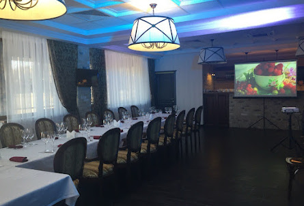 Зал ресторана  в Винный погреб