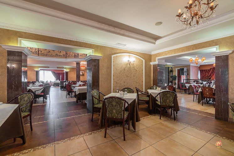 Основной зал второго этажа в «Старый Пловдив» фотография №6