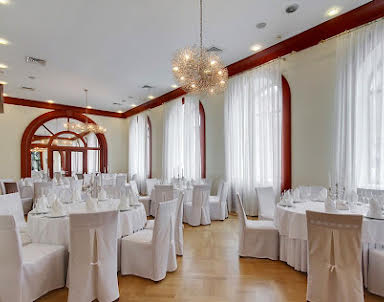 День рождения в Ассамблея