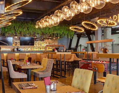  ресторан Larionov grill&bar в г. Московский