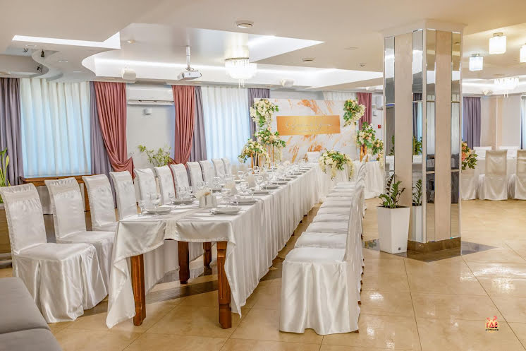 Зал на 100 человек в «Континент-Хауз» фотография №12