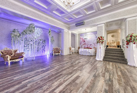 Зал "Большой лофт" в Зал "Ампир"