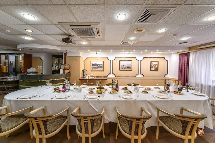 Зал Boutique Whisky bar в «Чайка и Бурлак» фотография №1