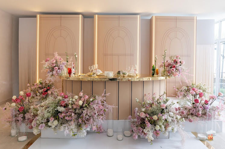 Малый зал с панорамными окнами с видом на сад в «Villa Barvikha 135» фотография №1