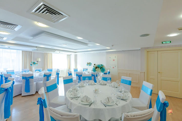 Ресторан  в «Marins Park Hotel Mocква Пражская» фотография №6