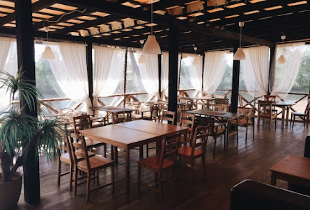 Веранда на 2 этаже  в Зал на 80 человек 