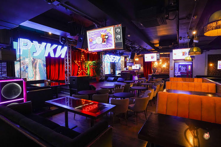 Основной зал  в «Руки ВВерх! Бар на Тверской» фотография №7