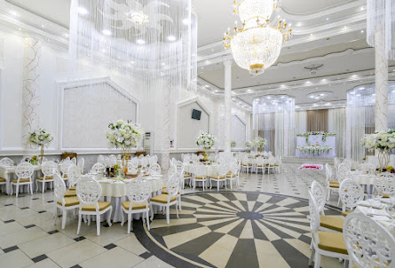 Зал на 500 человек в Зал на 150 человек