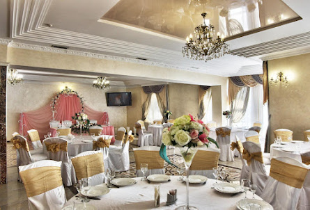 Средний зал в Малый зал