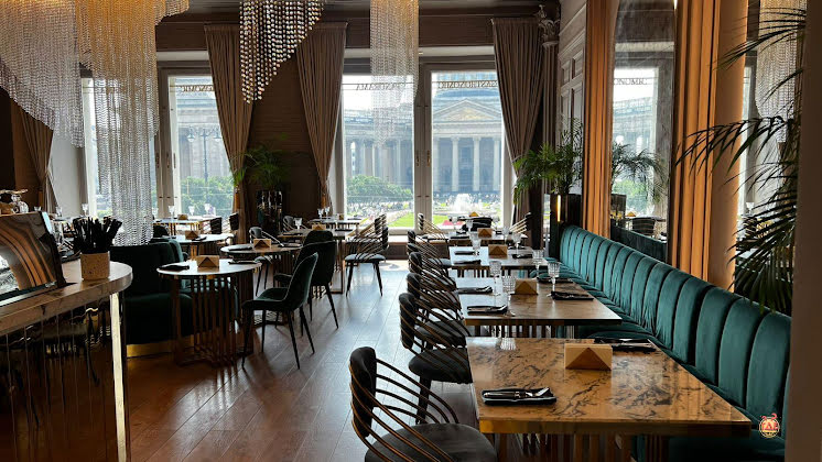 Основной зал в «Osoba gastronomic panorama» фотография №3