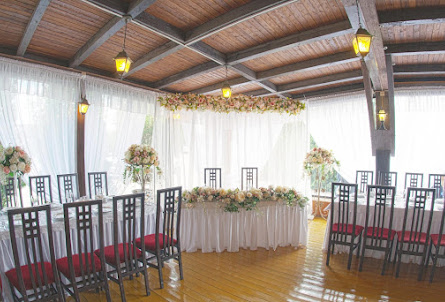 Лаунж-зона в VIP-зал «Ренессанс»