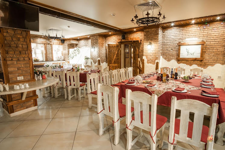 Основной зал в «Белая лошадь» фотография №1