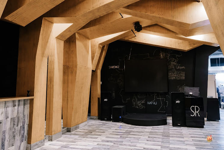 Основной зал  в «Sanremo» фотография №16