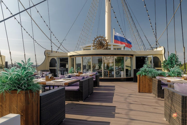 Видовая летняя терраса в «Фрегат «Благодать»» фотография №6