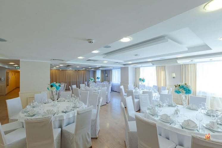 Ресторан  в «Marins Park Hotel Mocква Пражская» фотография №15