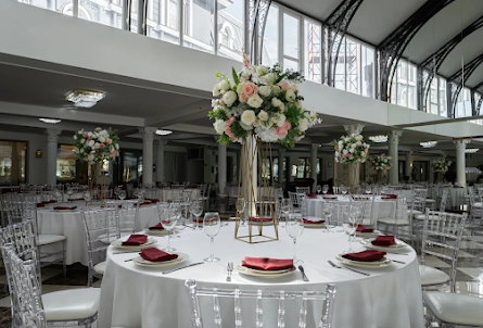 Зал «Небо» в Иглу