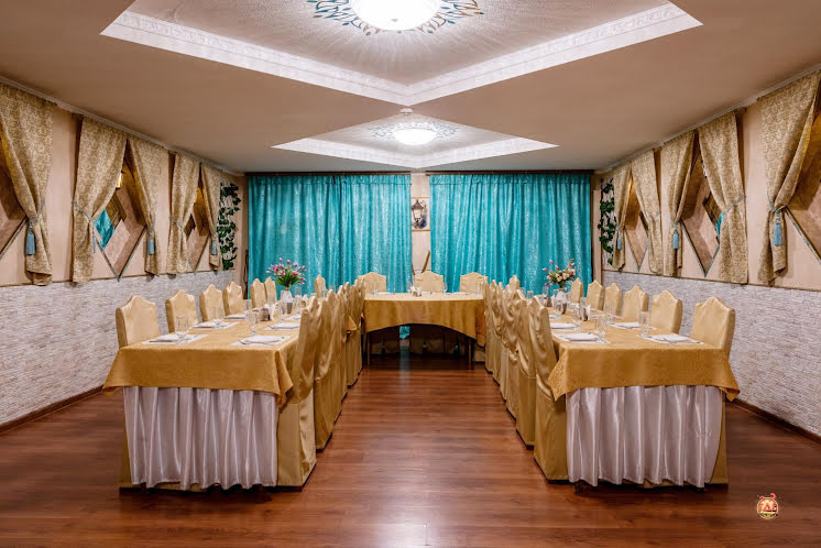 Барный зал в «Ретро Нью» фотография №2