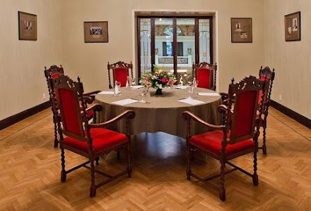 Зал «Гоголь» в Зал «Тургенев»