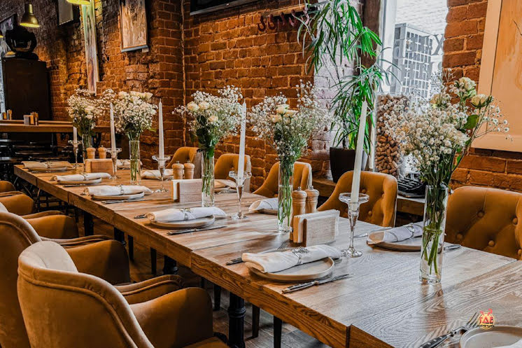 Основной зал в «Хлеб и вино на Тверской» фотография №7