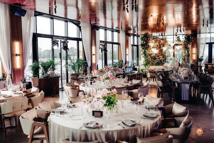 Основной зал в «Mooring» фотография №12