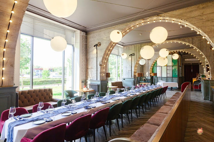 Основной зал  в «MiraGrill» фотография №6