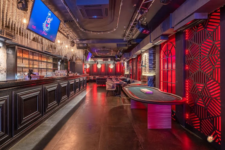 Зал бара в «Бард&Укулеле» фотография №5