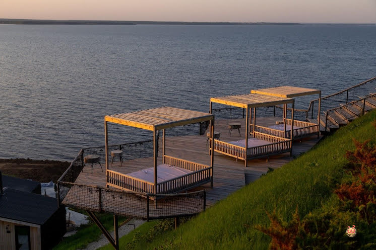 Локация в общей зоне возле бассейна в «THE Камский» фотография №1