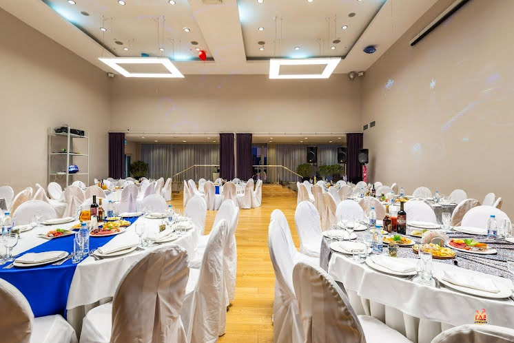 Основной зал в «РАЙКИН PLAZA HOTEL» фотография №1