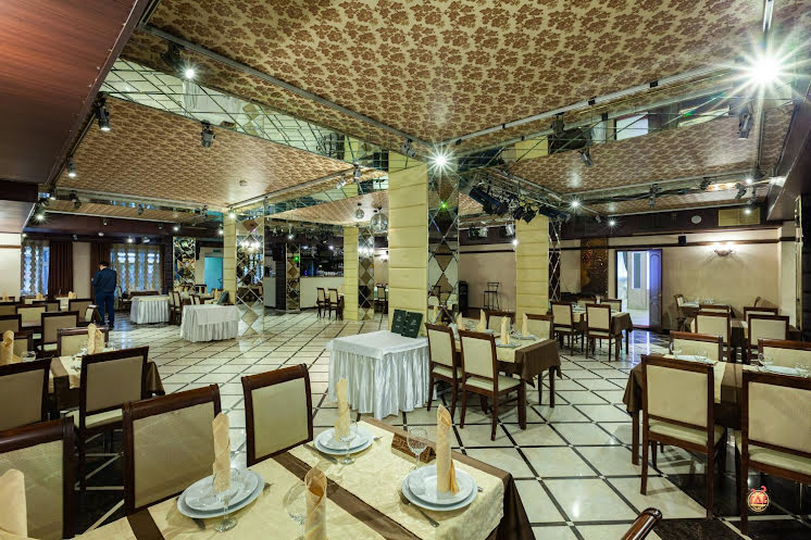 Основной зал ресторана  в «Загородный» фотография №14