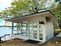 Застекленная беседка у воды  в «Бухта радости»