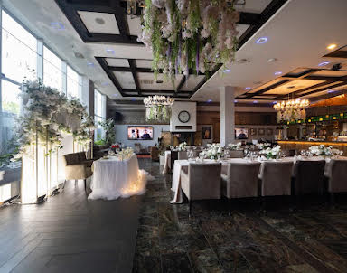  ресторан Astro Plaza