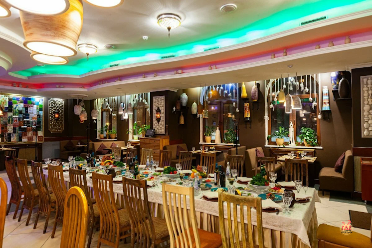 Основной зал ресторана в «Очаг Grill» фотография №6