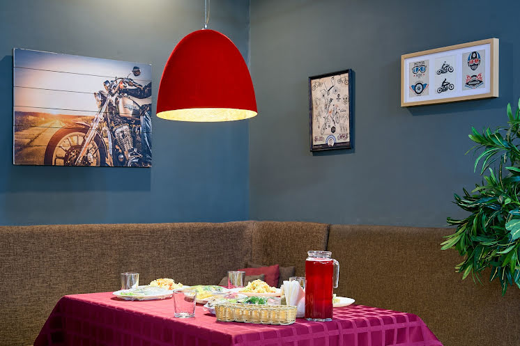 Основной зал  в «Zinger» фотография №14