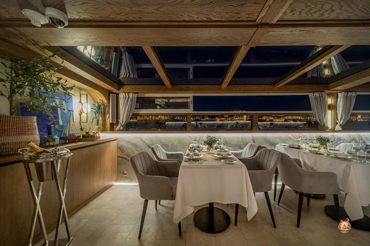 Палуба в «Теплоход "Миконос"» фотография №10