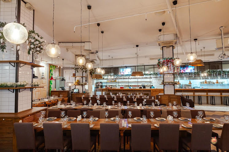 Основной зал в «Bon App Cafe» фотография №16