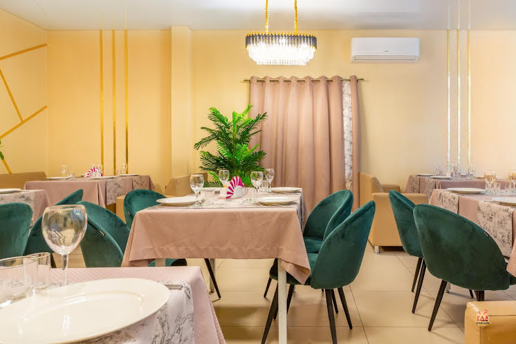 Основной зал в «Версаль» фотография №3