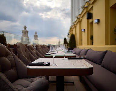  ресторан OBLAKO