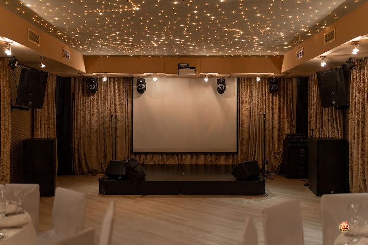 Банкетный зал в «LENINGRAD» фотография №8