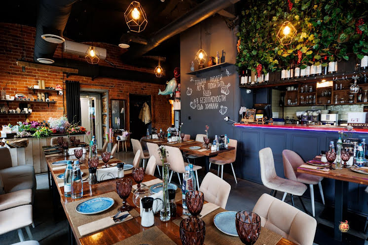 Зал ресторана в «Вах Хинкали на Холодильном» фотография №1