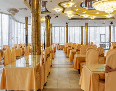  ресторан У Озера ​на Героев Космоса